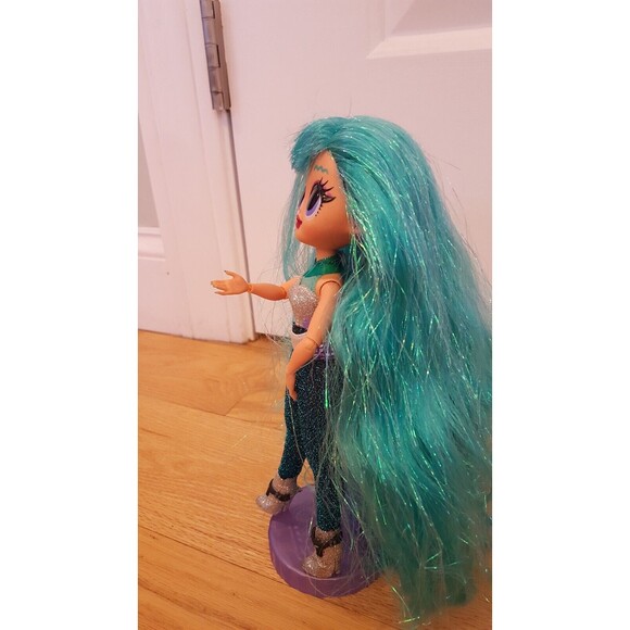 LOL Surprise OMG Winter Disco COSMIC NOVA 9" Fashion Doll‎ MGA Entertainment - Picture 4 of 9